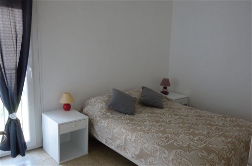 Foto 4 - Appartamento con 1 camera da letto a Saint-Cyprien con vista mare