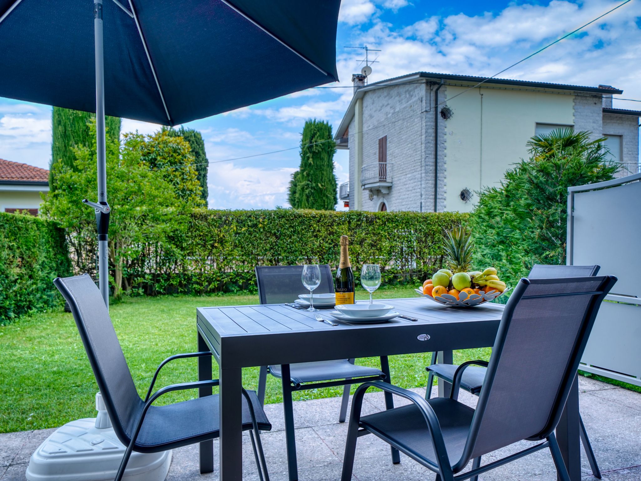 Foto 7 - Appartamento con 2 camere da letto a Lazise con piscina e vista sulle montagne