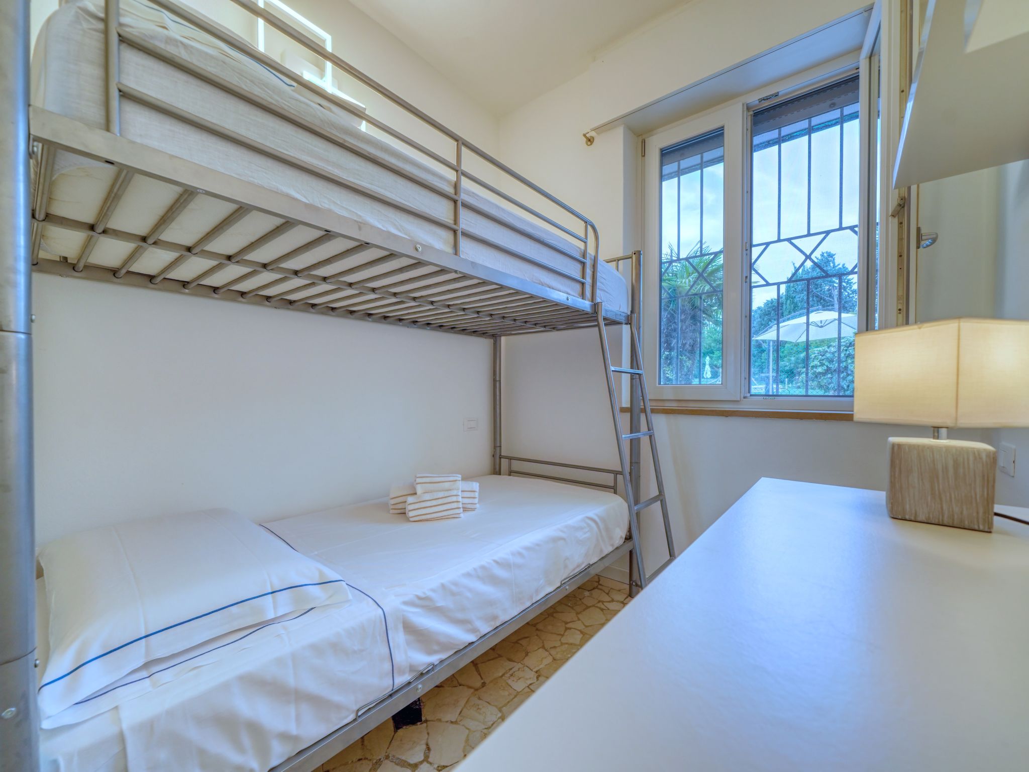 Foto 20 - Appartamento con 2 camere da letto a Lazise con piscina e vista sulle montagne
