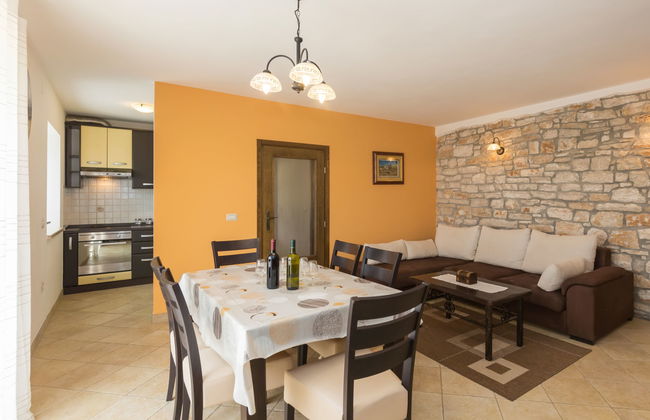 Casa de 3 quartos em Tinjan com piscina privada e jardim - Foto 7