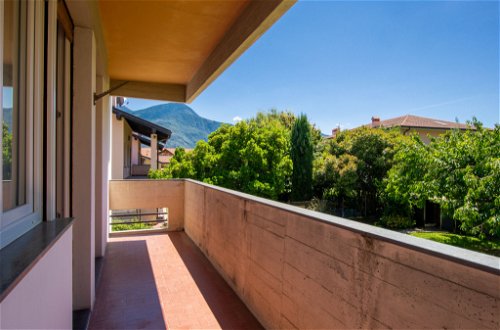 Foto 35 - Apartamento de 2 habitaciones en Dongo con jardín y vistas a la montaña