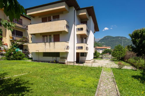 Foto 2 - Apartamento de 2 habitaciones en Dongo con jardín y vistas a la montaña