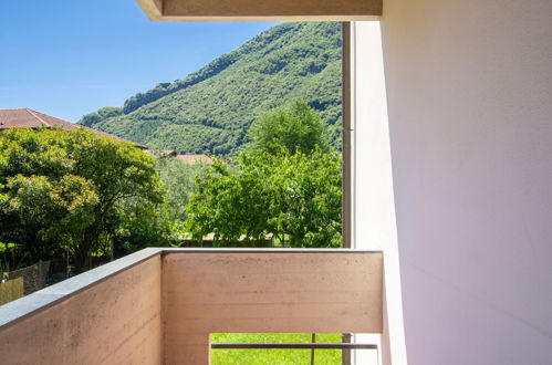 Foto 36 - Apartamento de 2 habitaciones en Dongo con jardín y vistas a la montaña