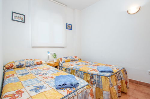 Foto 9 - Appartamento con 2 camere da letto a Roses con piscina e vista mare