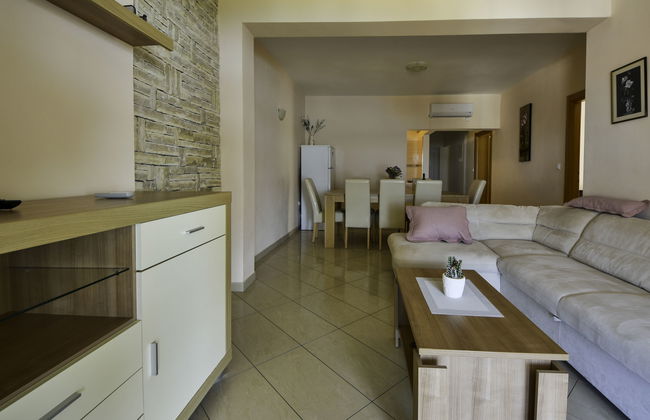 4 bedroom Apartment in Jasenice - Photo 25