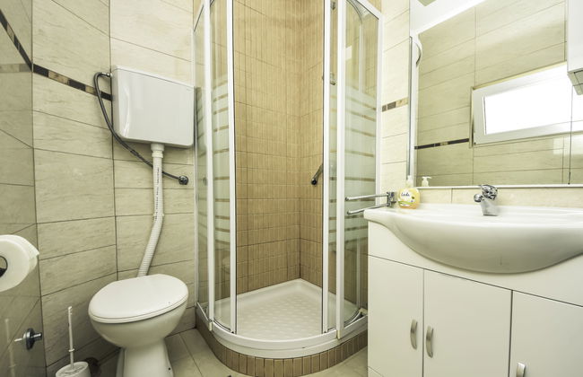 4 bedroom Apartment in Jasenice - Photo 12