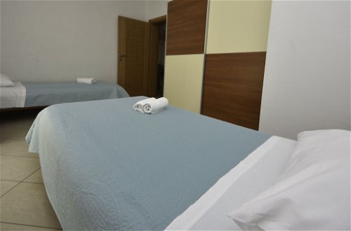 Foto 14 - Appartamento con 4 camere da letto a Jasenice con vista mare