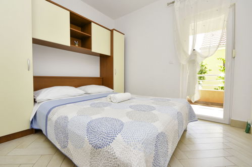 Foto 9 - Apartment mit 4 Schlafzimmern in Jasenice mit blick aufs meer