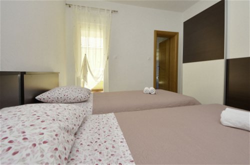 Foto 18 - Apartment mit 4 Schlafzimmern in Jasenice mit blick aufs meer
