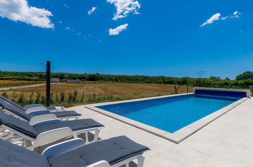 Foto 54 - Casa de 4 habitaciones en Barban con piscina privada y vistas al mar