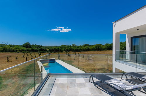 Foto 30 - Casa de 4 quartos em Barban com piscina privada e vistas do mar