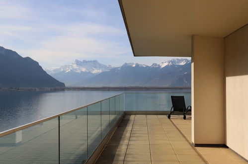 Foto 14 - Appartamento con 3 camere da letto a Montreux con piscina e giardino