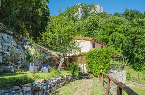 Foto 18 - Casa de 1 quarto em Stazzema com jardim e vistas do mar