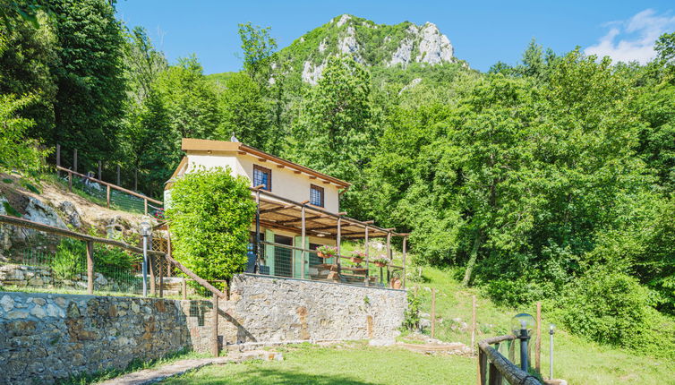 Foto 1 - Casa de 1 habitación en Stazzema con jardín y vistas al mar