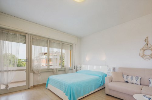 Foto 10 - Apartamento en Forte dei Marmi con jardín y vistas al mar