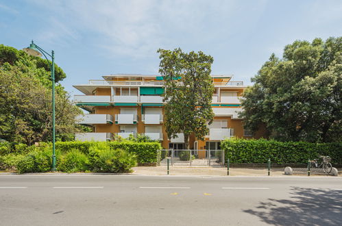 Photo 1 - Appartement en Forte dei Marmi avec jardin et vues à la mer