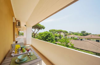 Foto 3 - Apartamento en Forte dei Marmi con jardín y vistas al mar