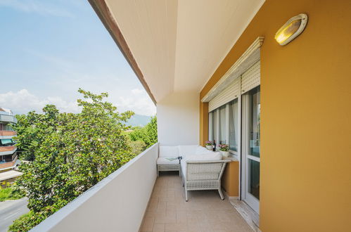 Photo 23 - Apartment in Forte dei Marmi with garden and sea view