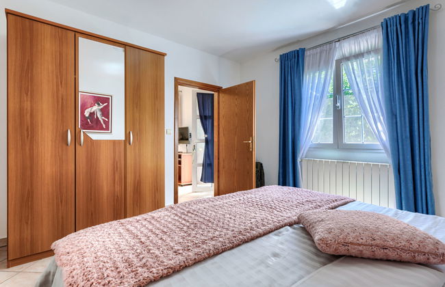 Apartamento de 2 quartos em Poreč com piscina e jardim - Foto 7