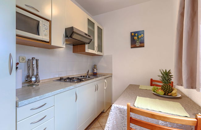 Apartamento de 2 quartos em Poreč com piscina e jardim - Foto 11