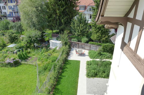Foto 18 - Apartamento de 2 habitaciones en Interlaken con jardín y vistas a la montaña