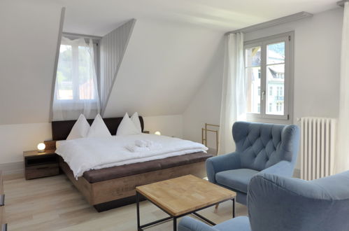 Foto 6 - Appartamento con 2 camere da letto a Interlaken con giardino e vista sulle montagne