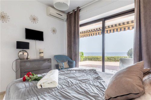 Foto 14 - Apartamento de 2 quartos em Fréjus com piscina e vistas do mar