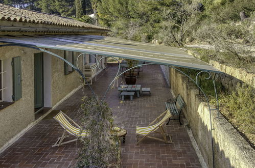 Photo 28 - Maison de 3 chambres à Le Beausset avec piscine privée et jardin