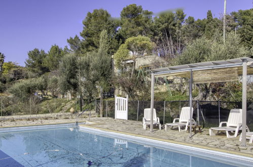 Foto 4 - Casa con 3 camere da letto a Le Beausset con piscina privata e giardino