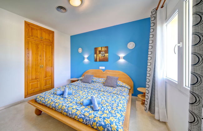 Casa de 6 quartos em Calp com piscina privada e jardim - Foto 12