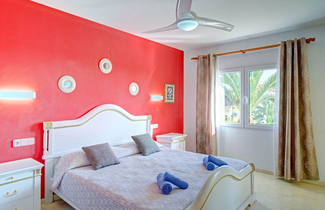 Casa de 6 quartos em Calp com piscina privada e jardim - Foto 21