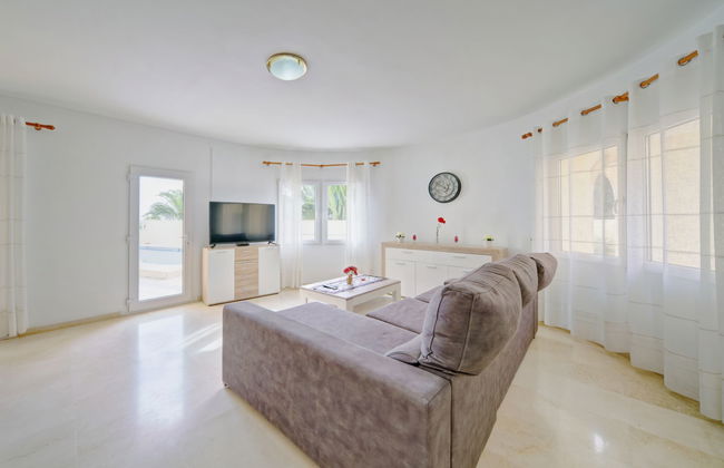 Casa de 6 quartos em Calp com piscina privada e jardim - Foto 7