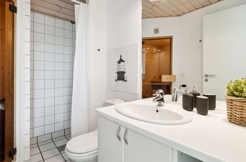 Foto 11 - Casa de 3 quartos em Aakirkeby com terraço e sauna