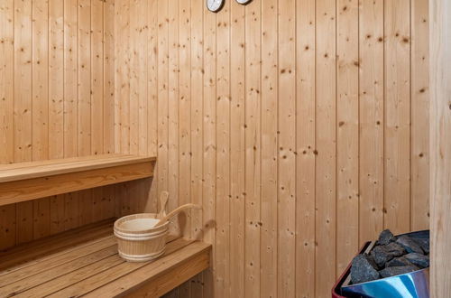 Foto 12 - Casa de 3 quartos em Aakirkeby com terraço e sauna