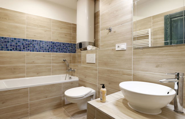 Apartamento de 3 quartos em Desná com jardim e banheira de hidromassagem - Foto 5