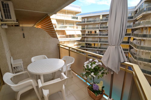 Photo 2 - 1 bedroom Apartment in Salou with swimming pool and sea view