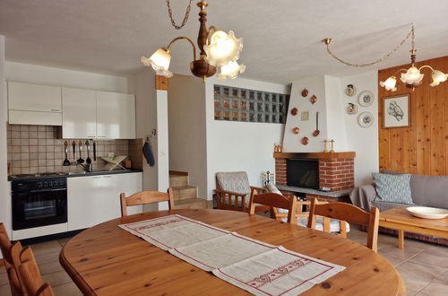 Photo 14 - 2 bedroom Apartment in Airolo with garden