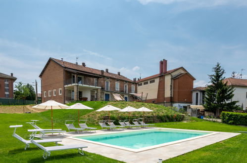 Foto 20 - Apartamento de 1 habitación en Calosso con piscina y jardín