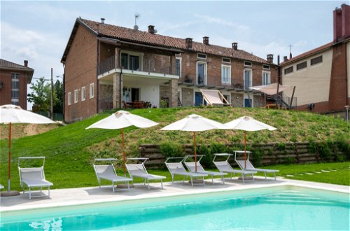 Foto 21 - Apartamento de 1 habitación en Calosso con piscina y jardín