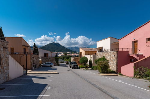 Foto 1 - Casa con 2 camere da letto a Belgodère con piscina e vista mare