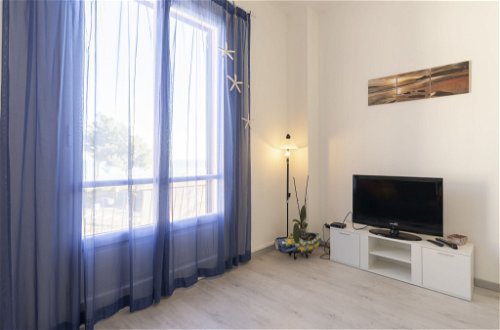 Foto 8 - Appartamento con 2 camere da letto a San Lorenzo al Mare con vista mare