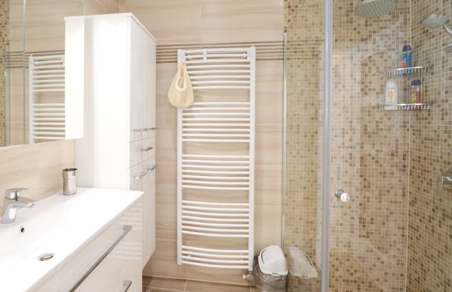 Casa de 3 quartos em Petrov com piscina privada e jardim - Foto 23