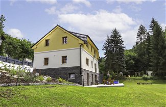 Foto 1 - Casa de 3 habitaciones en Petrov con piscina privada y jardín