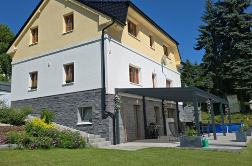 Foto 8 - Haus mit 3 Schlafzimmern in Petrov mit privater pool und garten