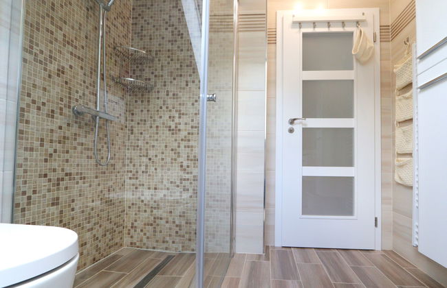 Casa de 3 quartos em Petrov com piscina privada e jardim - Foto 35