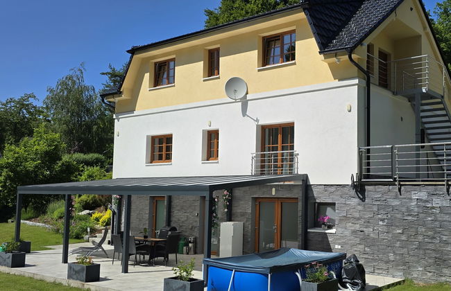 Casa de 3 quartos em Petrov com piscina privada e jardim - Foto 8