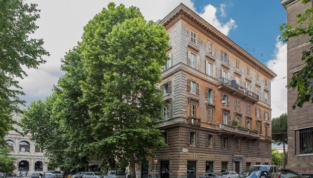 Colosseum Corner - Photo 3