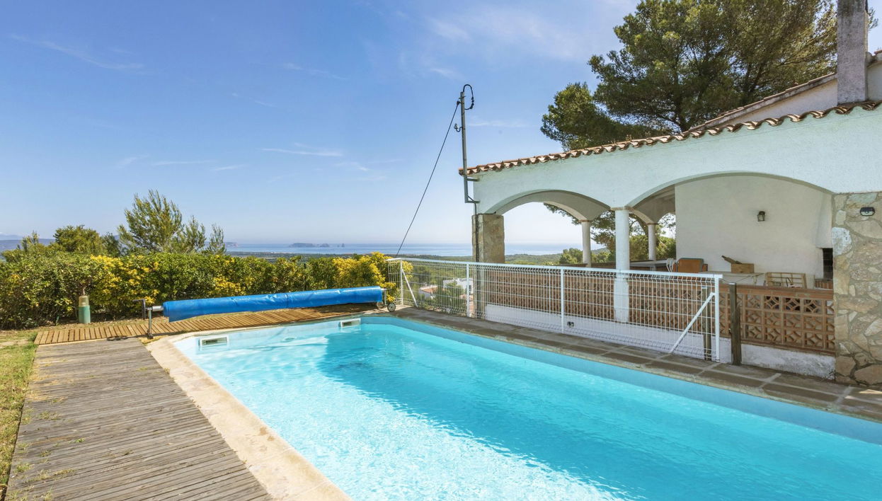 Casa de 4 quartos em Pals com piscina privada e jardim - Foto 1