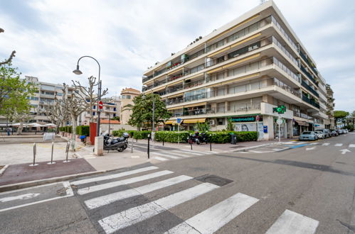 Foto 18 - Appartamento con 2 camere da letto a Cannes con terrazza e vista mare