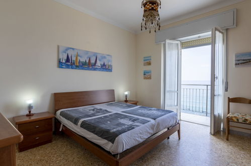 Foto 5 - Apartamento de 1 habitación en Santo Stefano al Mare con vistas al mar